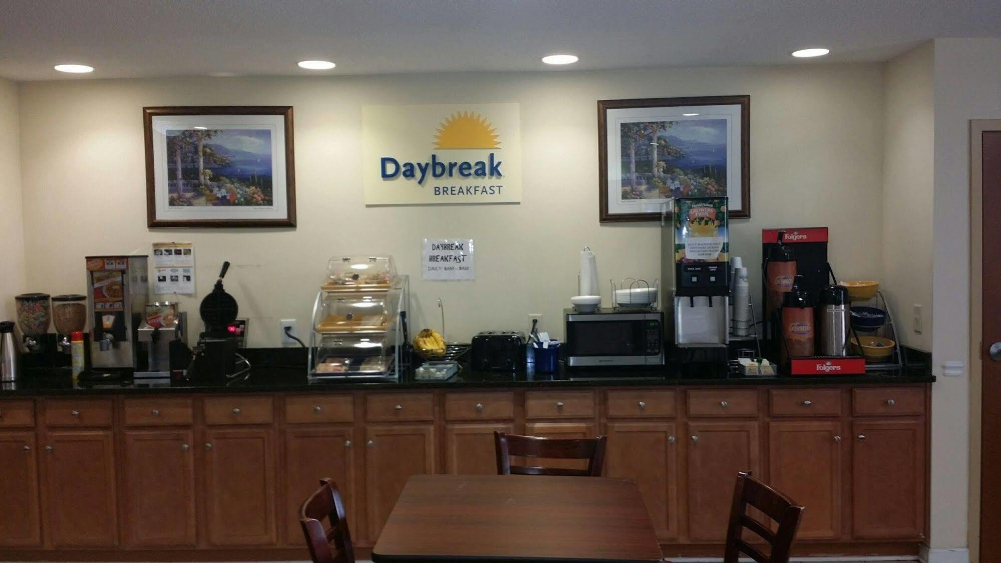 Days Inn By Wyndham Greensboro Nc Exterior foto
